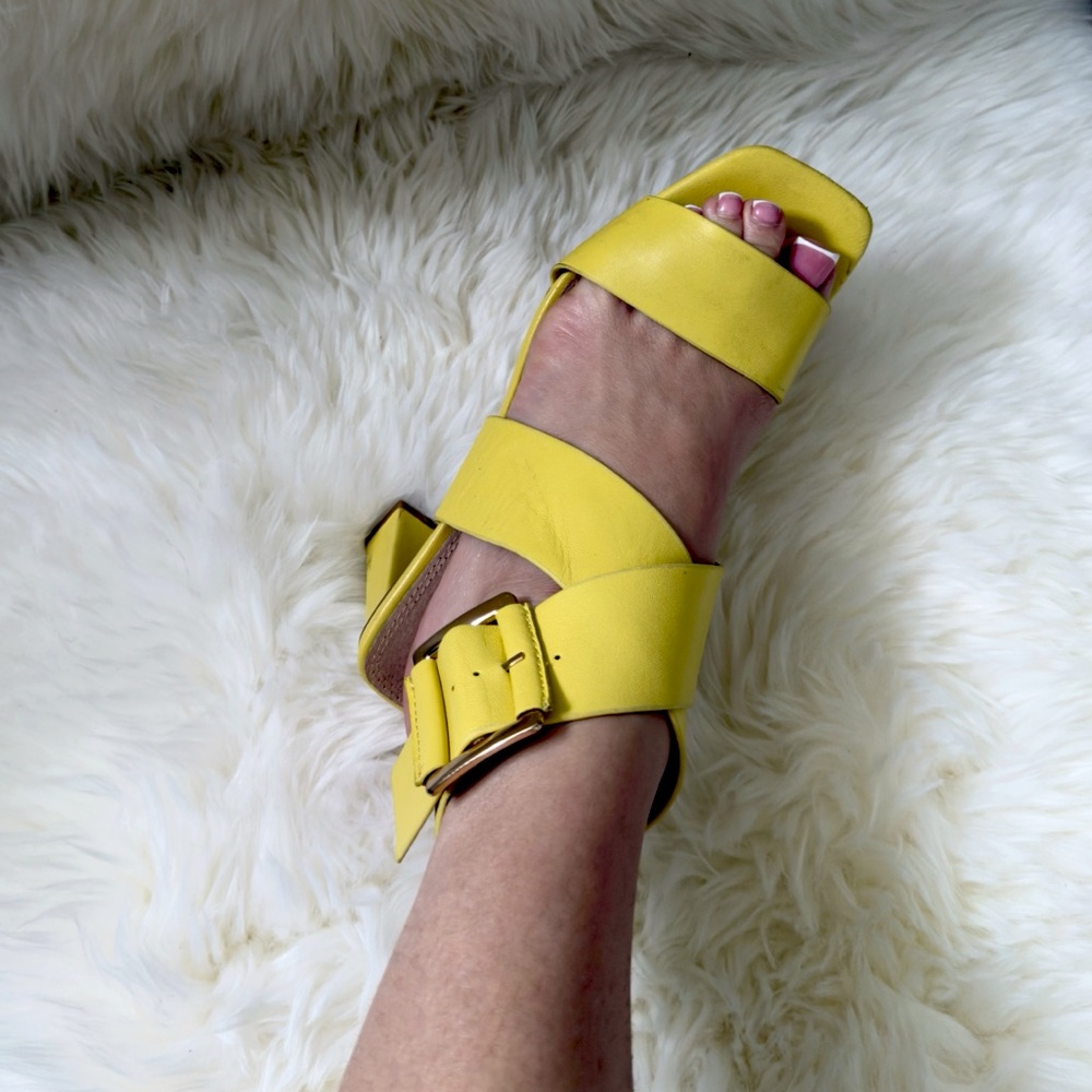 Yellow Leather Open Toe Sandals with Gold Buckle & Block Heel – Size 6
